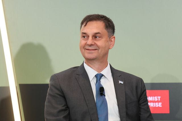 ΠΑΣΟΚ για δήλωση Θεοχάρη: “Προσβάλλουν και διαιρούν συνειδητά την ελληνική κοινωνία”