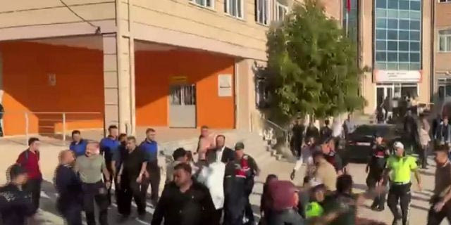 Τουρκία: Πυροβολισμοί έξω από σχολείο – Τουλάχιστον 8 τραυματίες