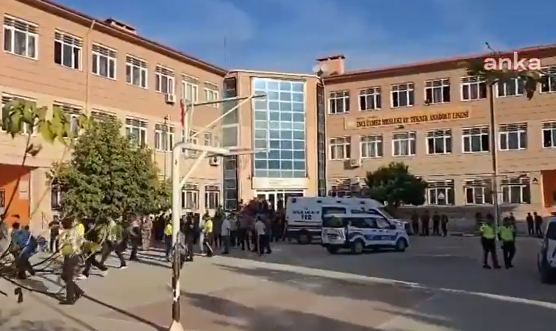 Τουρκία: Συνελήφθη 15χρονος για τους πυροβολισμούς σε σχολείο – Ένας νεκρός και 11 τραυματίες