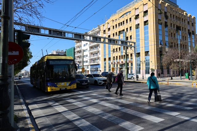 Κυκλοφοριακό χάος στη Λεωφόρο Βασιλίσσης Αμαλίας – Κόπηκε καλώδιο τρόλεϊ