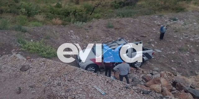 Σοκαριστικό τροχαίο στην Ιστιαία – Αγροτικό έπεσε σε γκρεμό 15 μέτρων