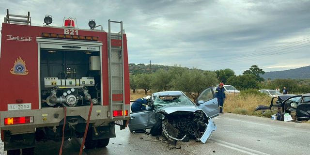 Τροχαίο στο Ναύπλιο: Σφοδρή σύγκρουση δύο ΙΧ – Τρεις τραυματίες