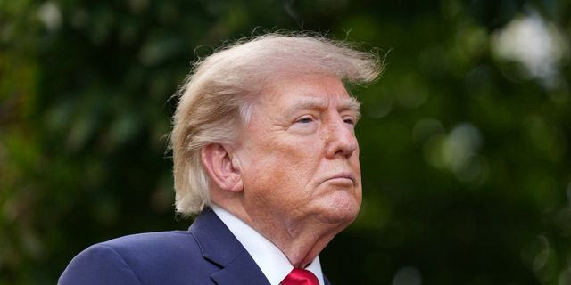 Ο Τραμπ λανσάρει το “Trump TV” και “σιωπά” τον ανεξάρτητο Τύπο