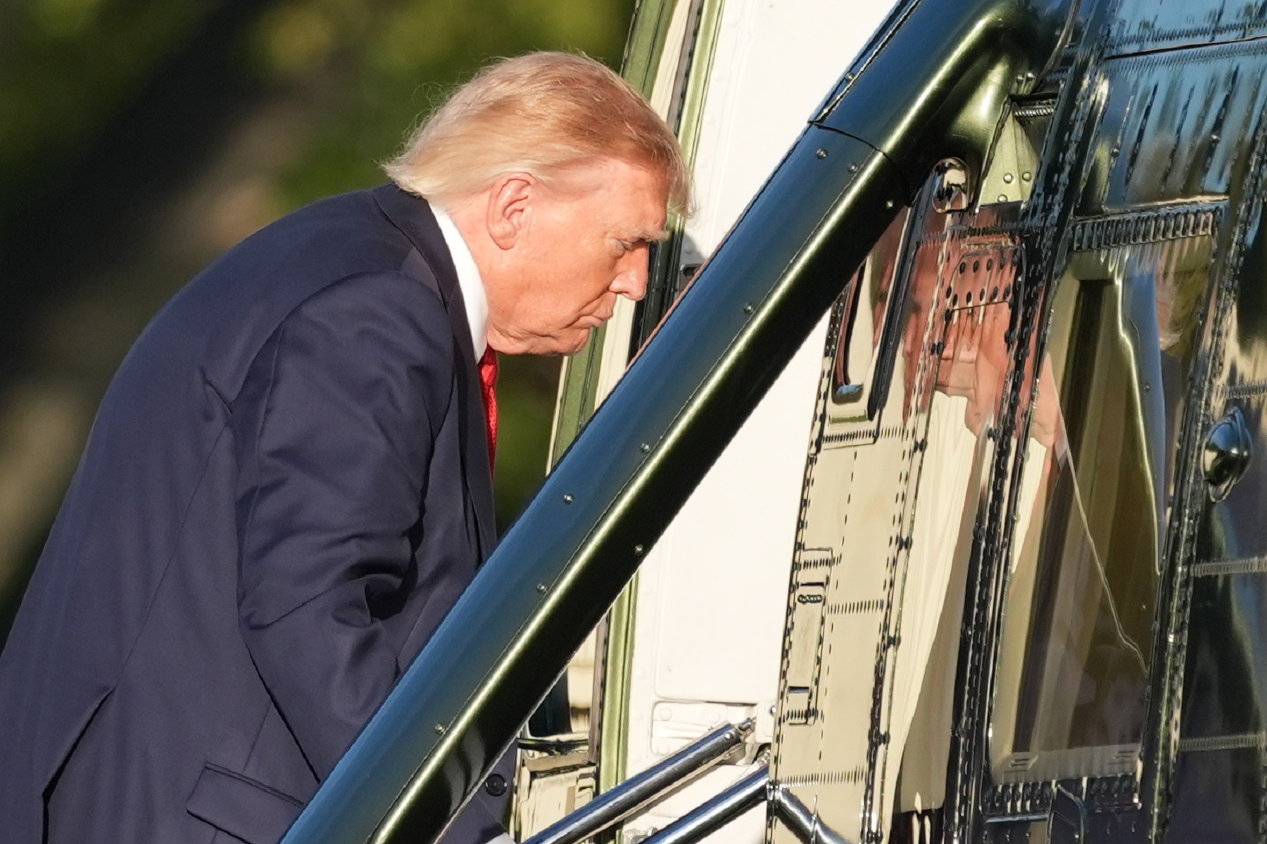 Washington Post: Ο Τραμπ βλέπει τη φθορά του πολέμου με το Ιράν πριν από τις κάλπες