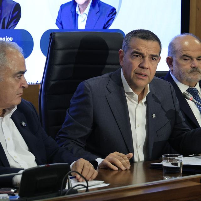 Τσίπρας στο ΕΕΑ: Οι 5 προτάσεις για τις ΜμΕ, την ακρίβεια και την Golden Visa