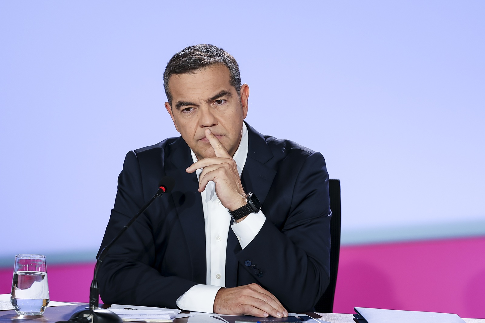 Ο Τσίπρας ρεαλιστής και με στόχο, αλλά “τι λείπει τι φταίει”
