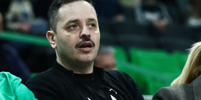 Αλέξανδρος Τσουβέλας: Έγραψε ιστορία στο ελληνικό stand-up – 20.000 κόσμος στο Telecom Center