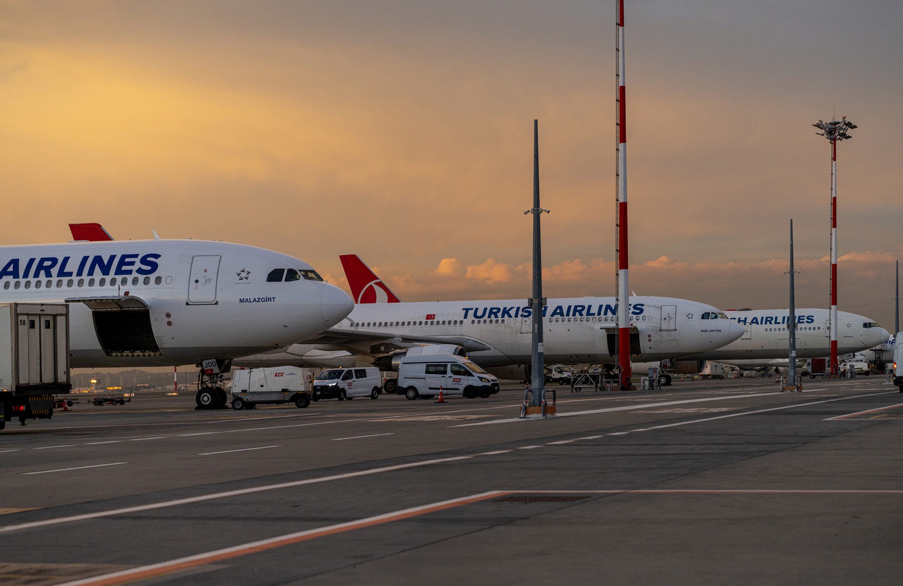 Ώρες αγωνίας σε πτήση της Turkish Airlines που έπεσε σε καταιγίδα – Βίντεο