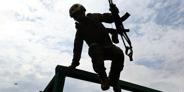 Έρευνα και κυρώσεις από τον Ζελένσκι μετά το επεισόδιο μεταξύ των μυστικών υπηρεσιών