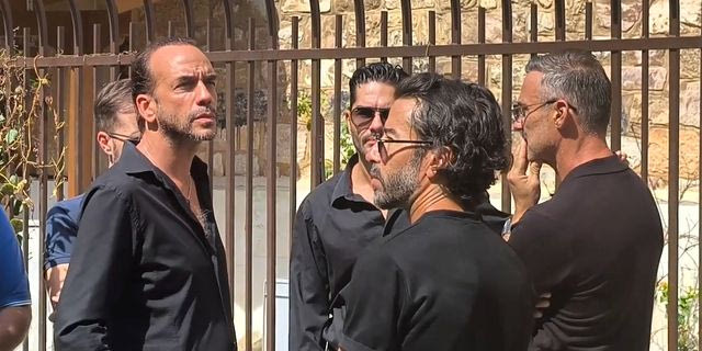 Γιώργος Μαζωνάκης: Η αγκαλιά Παπαρίζου, Μουζουράκη, Καπουτζίδη, Nivo και Μάστορα