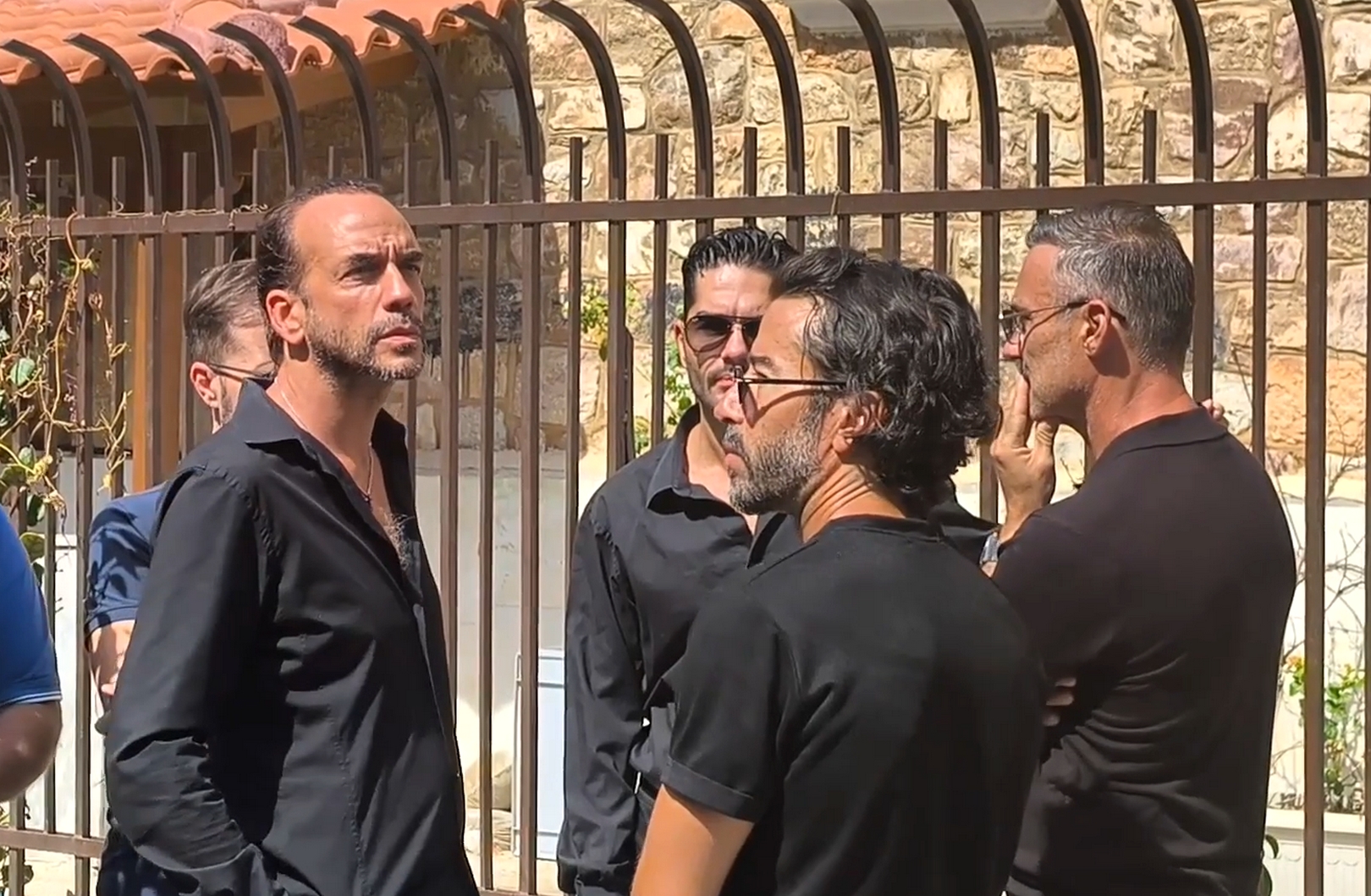 Γιώργος Μαζωνάκης: Η αγκαλιά Παπαρίζου, Μουζουράκη, Καπουτζίδη, Nivo και Μάστορα
