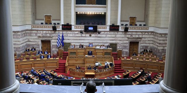 Βουλή: Η συζήτηση για τη συνταγματική αναθεώρηση – LIVE ΕΙΚΟΝΑ