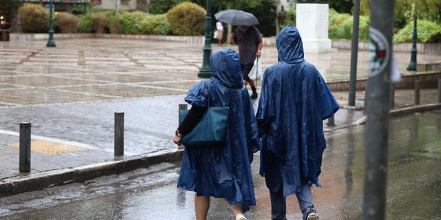 Έκτακτο δελτίο καιρού: Έρχονται βροχές, καταιγίδες και χαλαζοπτώσεις – Πού θα χτυπήσουν