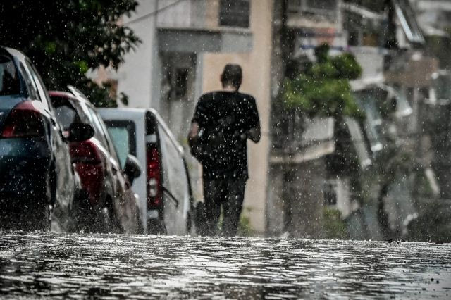 Κακοκαιρία: Πότε εξασθενούν τα φαινόμενα – Αλλάζει πάλι το σκηνικό τον Οκτώβριο