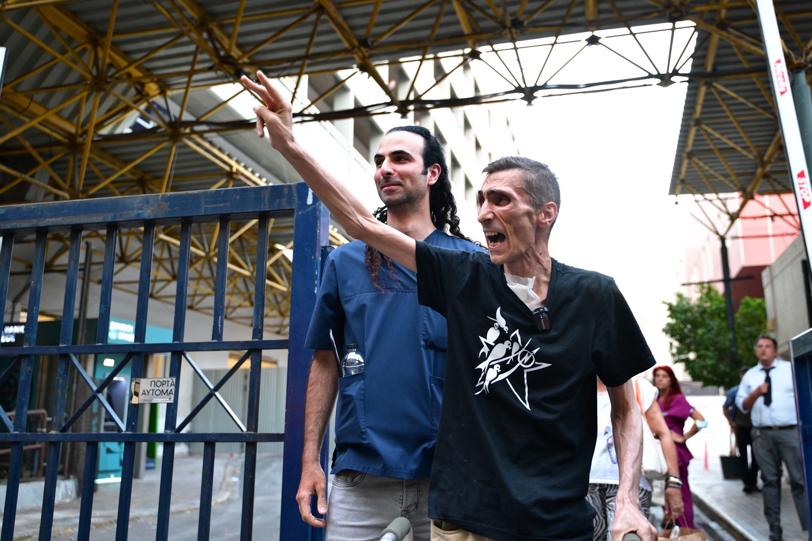 Τα Προσφυγικά υποδέχτηκαν τον Αριστοτέλη Χαντζή, μετά από 73 ημέρες νοσηλείας