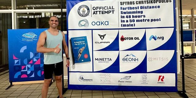 Αδιανόητο: Ο Σπύρος Χρυσικόπουλος έγινε ο πρώτος άνθρωπος που κολύμπησε από την Ελλάδα στην Ιταλία