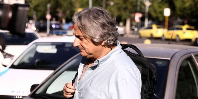 Στον ανακριτή ο υπνοθεραπευτής για τον θάνατο του Μαζωνάκη – Η φωτογραφία και τα μηνύματα
