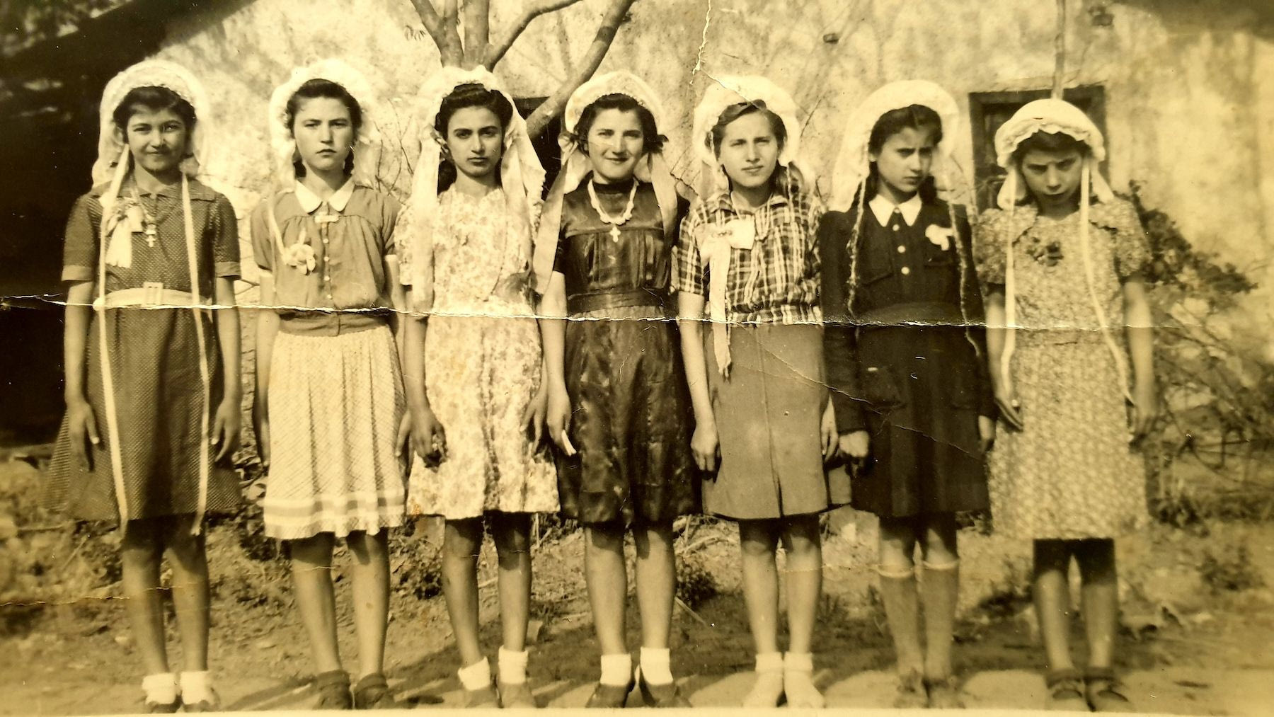 Λαζαρίνες στη Λιβαδιά Σερρών το 1947
