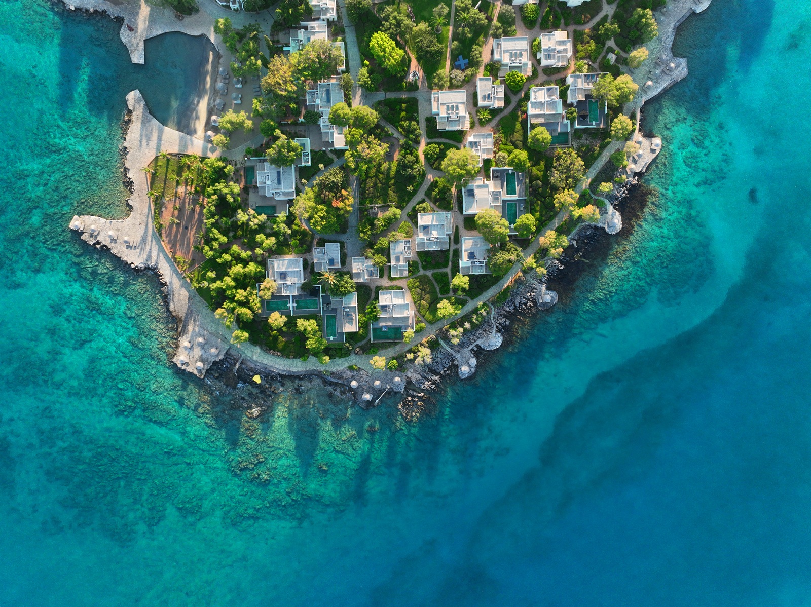 Minos Beach Art Hotel: Στο επίκεντρο του luxury tourism η νέα στρατηγική ανάπτυξης του ιστορικού ξενοδοχείου