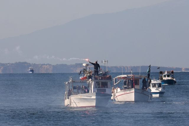 Αλιείς: “Σε τρία χρόνια δεν θα τρώτε ελληνικό ψάρι” – Κλείνουν οι ιχθυόσκαλες για το κόστος των καυσίμων