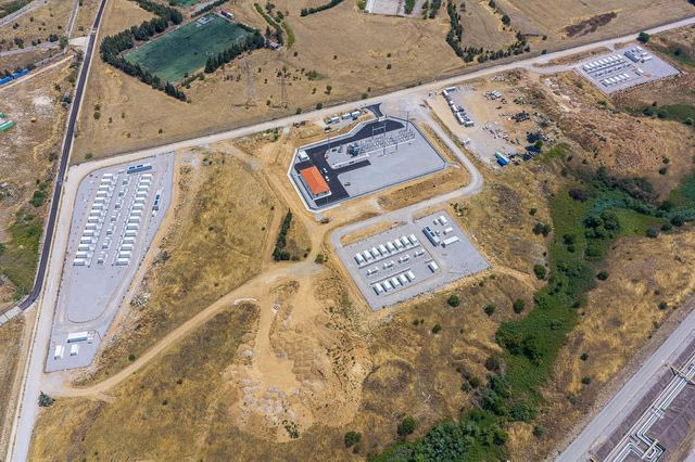 Θεσσαλονίκη: Σε λειτουργία το πρώτο μεγάλο πάρκο μπαταριών της HELLENiQ ENERGY – Επένδυση 50 εκατ. ευρώ