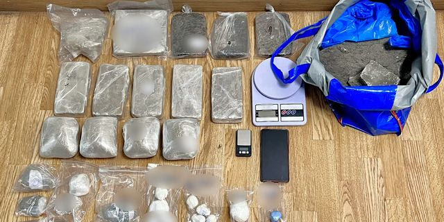 Σύλληψη διακινητή ναρκωτικών στο Ζεφύρι – Κατασχέθηκαν 7,5 κιλά ηρωίνης