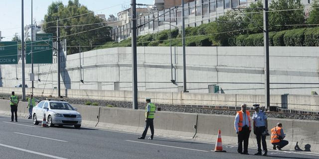 Πώς έγινε το τροχαίο στην Αττική Οδό – Ο οδηγός του φορτηγού εκσφενδονίστηκε