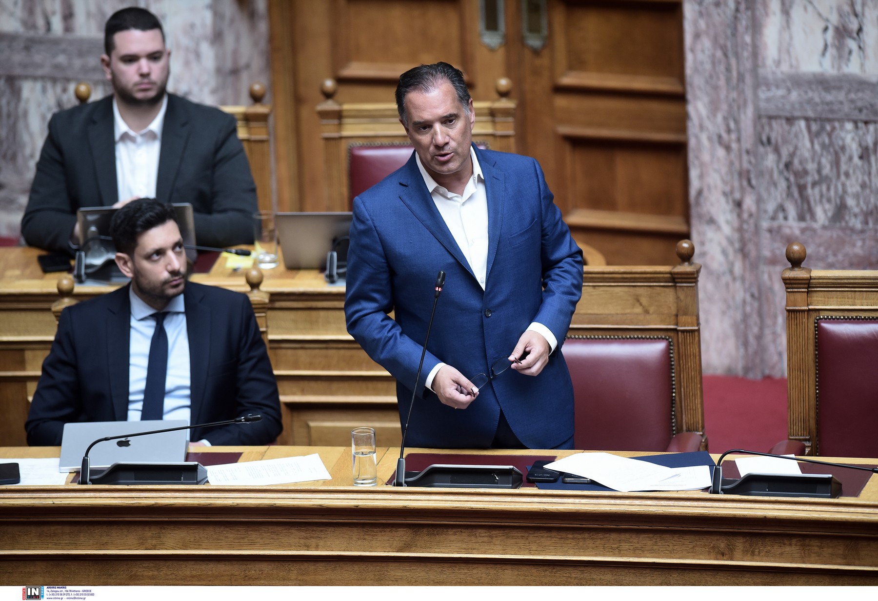 Επιχείρηση γαλάζιας συσπείρωσης με “σκιάχτρο” τη Γαλλία