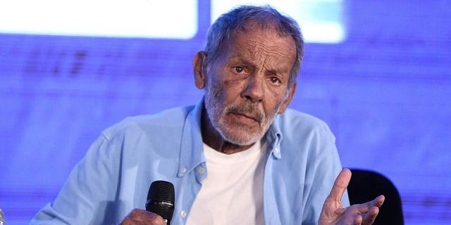 Σταύρος Ξαρχάκος: “Δεν έχω παραχωρήσει άδεια σε πολιτικό κόμμα για χρήση της μουσικής μου”
