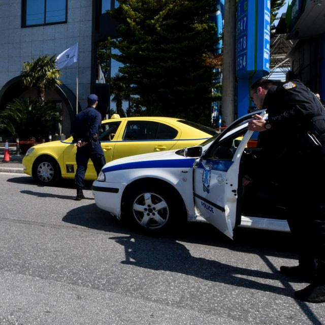 Συγκλονίζει η οδηγός ταξί – “Ευτυχώς που κόπηκε το αυτί μου, αλλιώς θα με είχε σκοτώσει”