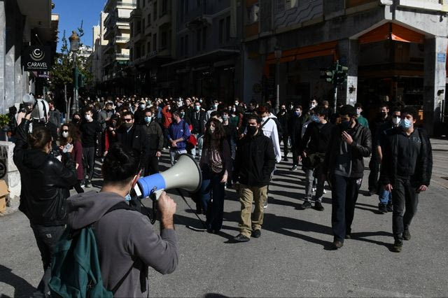 Ένταση στο Πανεπιστήμιο Πατρών – Αντιπαράθεση μεταξύ φοιτητών και πρύτανη