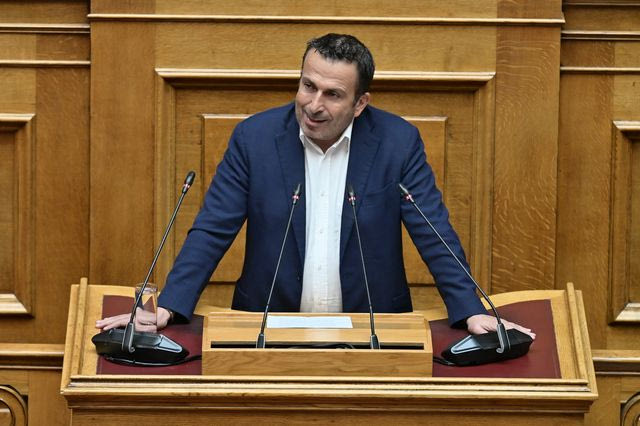 Παραστατίδης: “Το Δημόσιο Σχολείο εκπέμπει SOS”