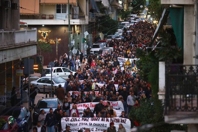 Κυψέλη: Διαμαρτυρία κατοίκων για τις ζημιές από το Μετρό – ”Δεν θα το πληρώσουμε με τις ζωές μας”