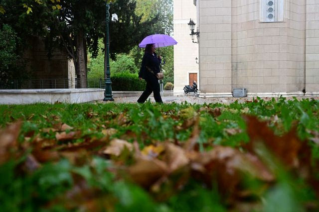 Καιρός: Βροχές και καταιγίδες ενόψει – Πότε αλλάζει το σκηνικό