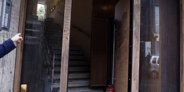 Έκρηξη στον Κολωνό: Στην πολυκατοικία της οδού Πλάτωνος κρύβονται οι απαντήσεις – Τα 2 σενάρια