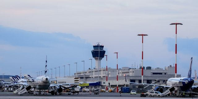 Συναγερμός στο Ηράκλειο: Αναγκαστική προσγείωση στρατιωτικού C-130 με 48 επιβαίνοντες