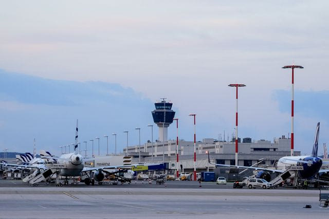 Συναγερμός στο Ηράκλειο: Αναγκαστική προσγείωση στρατιωτικού C-130 με 48 επιβαίνοντες
