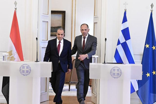 Ελλάδα και Αίγυπτος ξεκινούν συζητήσεις για την επέκταση της ΑΟΖ