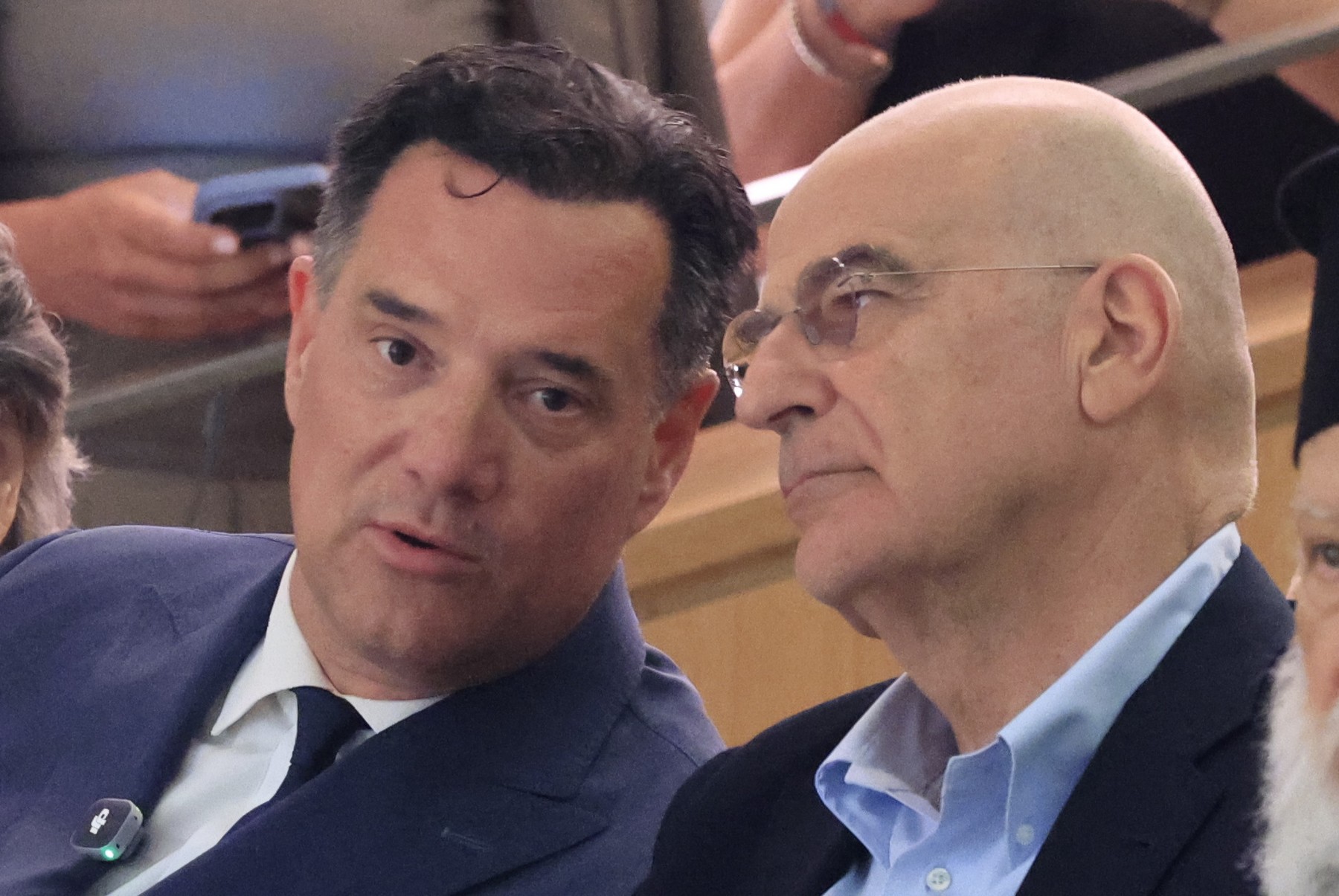 Υπουργοί κατά υπουργών, με το βλέμμα στις κάλπες και την επόμενη ημέρα