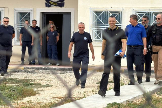 Ποιοι παίζουν (πάλι) με τον Κασιδιάρη