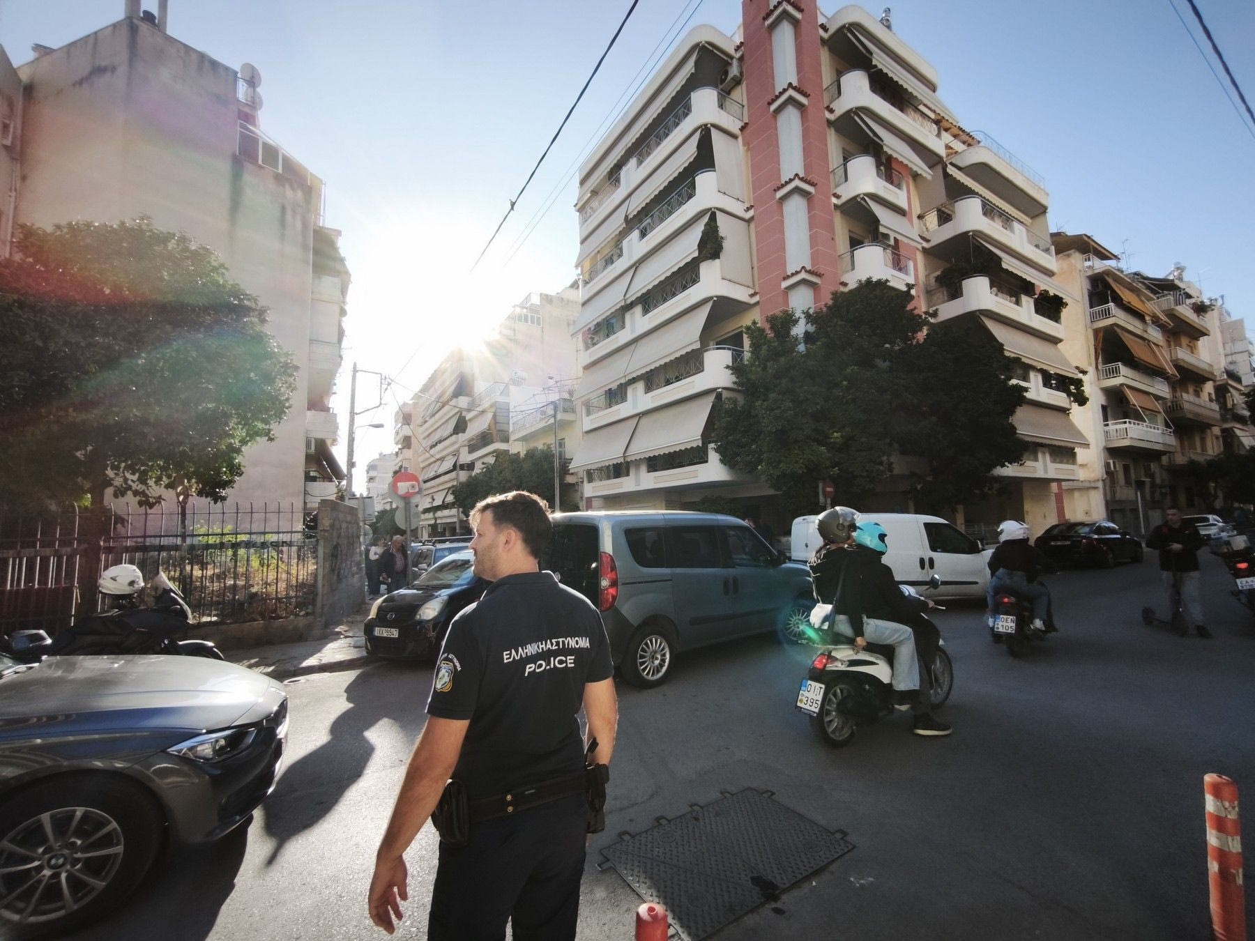 Συναγερμός στην Καλλιθέα: Εντοπίστηκαν φιαλίδια με πικρικό οξύ - Εκκενώθηκαν δύο κτίρια