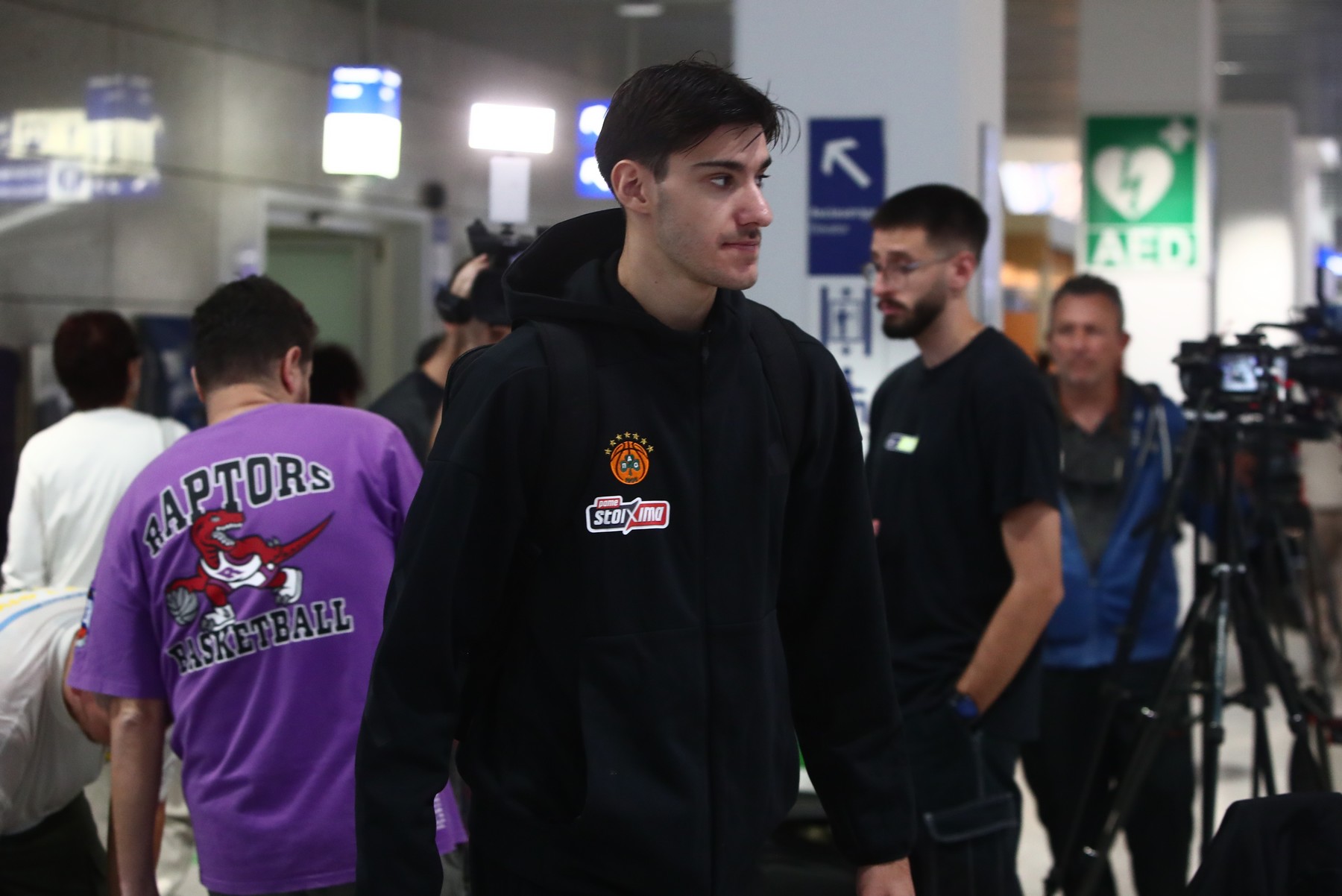 Παναθηναϊκός και Ολυμπιακός συναντήθηκαν στο ”Ελ. Βενιζέλος” – Τα τετ-α-τετ μεταξύ παικτών