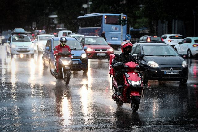 Κακοκαιρία: Κλειστοί δρόμοι σε Πικέρμι, Μέγαρα και Πειραιά
