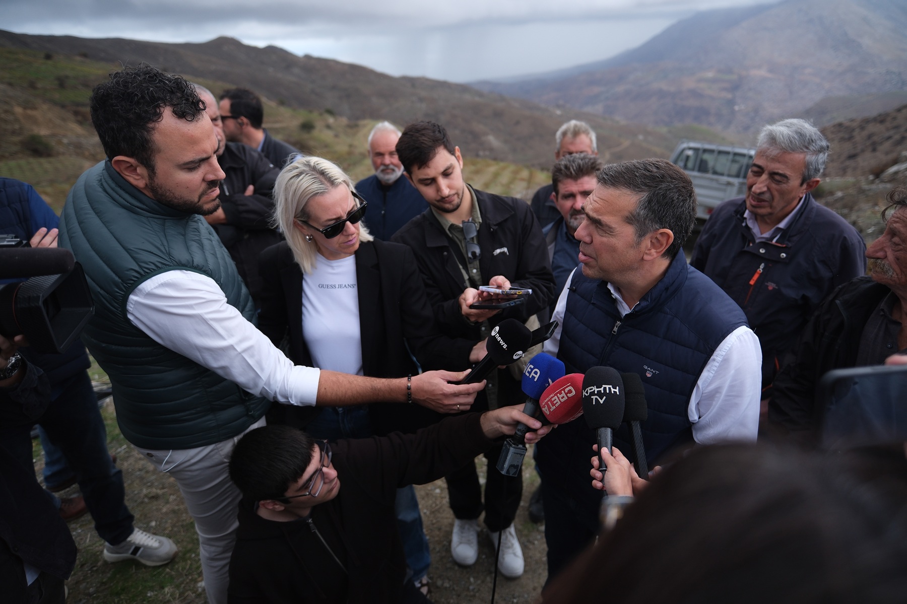 Τσίπρας: Το βίντεο από την περιοδεία στην Κρήτη – “Δεν πάει άλλο, δεν βγαίνει”