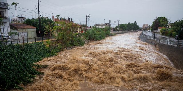 Φονικές πλημμύρες στη Ρόδο και ανυπολόγιστες καταστροφές στην Εύβοια