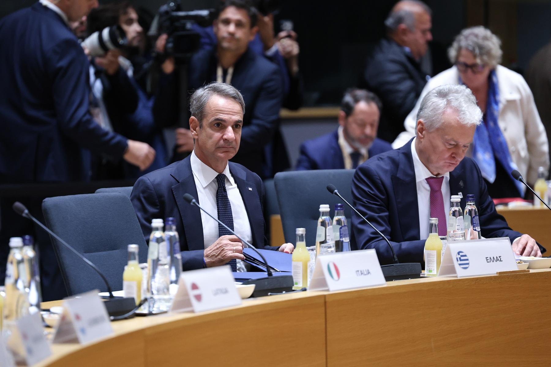 Σύνοδος Κορυφής: Η κυβέρνηση βλέπει μισογεμάτο το άδειο ποτήρι