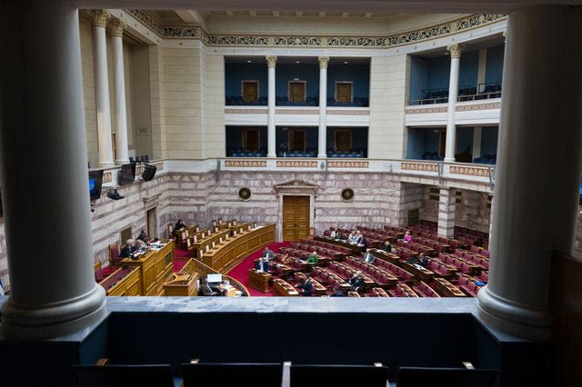 Δημοσκόπηση Metron Analysis: Στο 24,9% η ΝΔ, δεύτερη η ΕΛ.Α.Σ – Αρνητική αξιολόγηση για κυβέρνηση και Μητσοτάκη