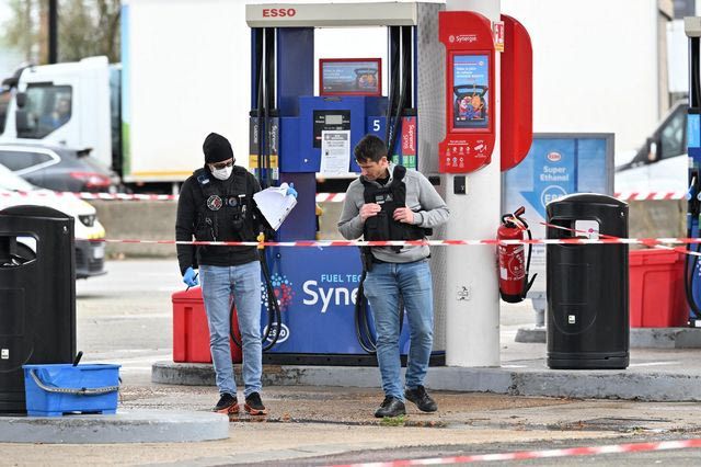 Πυροβολισμοί κοντά στο Παρίσι: Η Αντιτρομοκρατική στις έρευνες – ”Έίχε πρόθεση να προκαλέσει μακελειό”