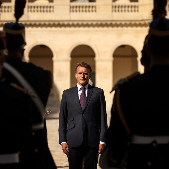 Γαλλία: Ο Μακρόν στα ”σχοινιά” – Σενάρια πρόωρης αποχώρησης