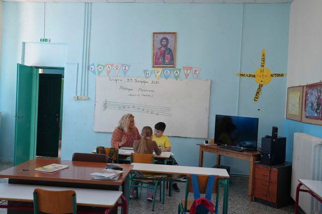 Κάλαμος: Το τελευταίο σχολείο του νησιού μένει με 2 μαθητές – Ο δημογραφικός μαρασμός της Ελλάδας